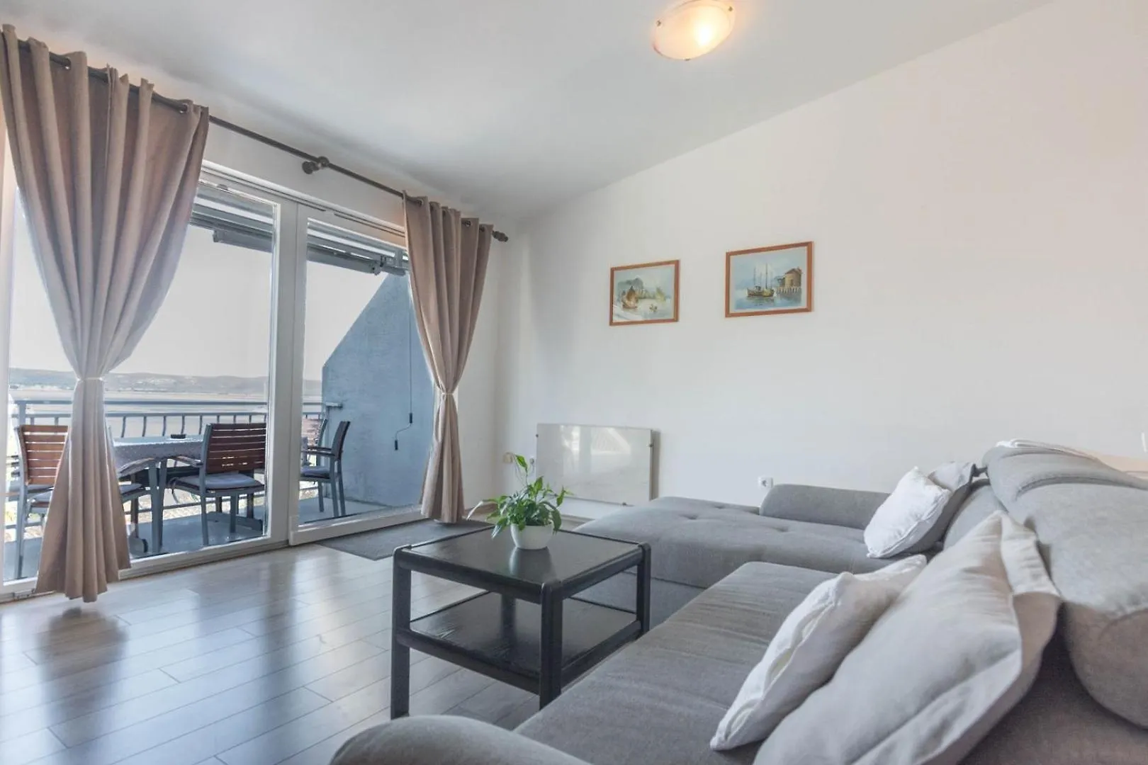 Apartment Rajna 비오그라드나모루 게스트하우스
